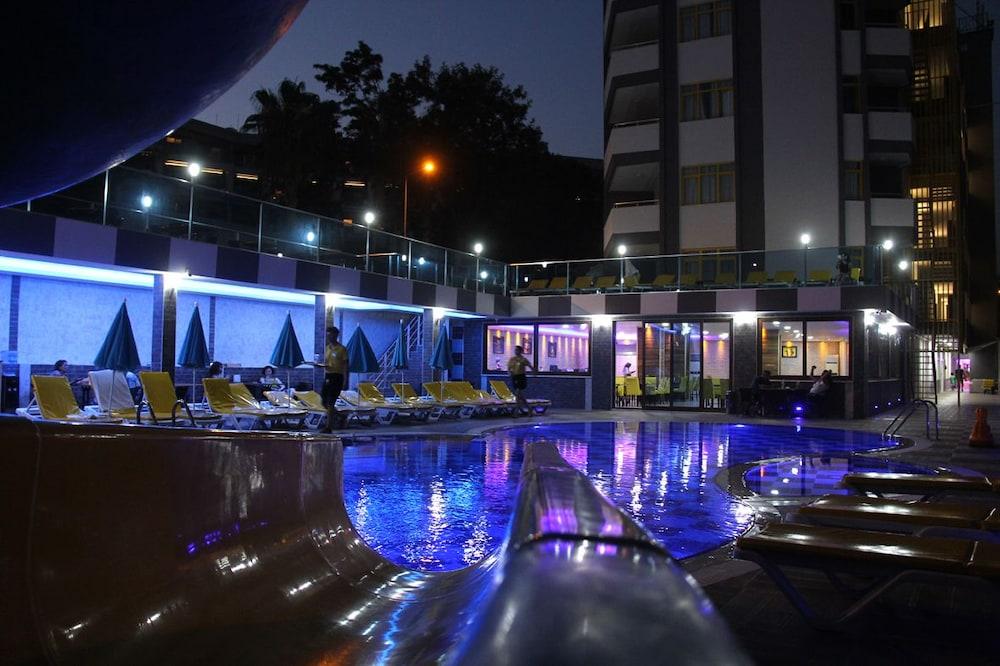Merlin Beach Park Hotel Tosmur Екстериор снимка