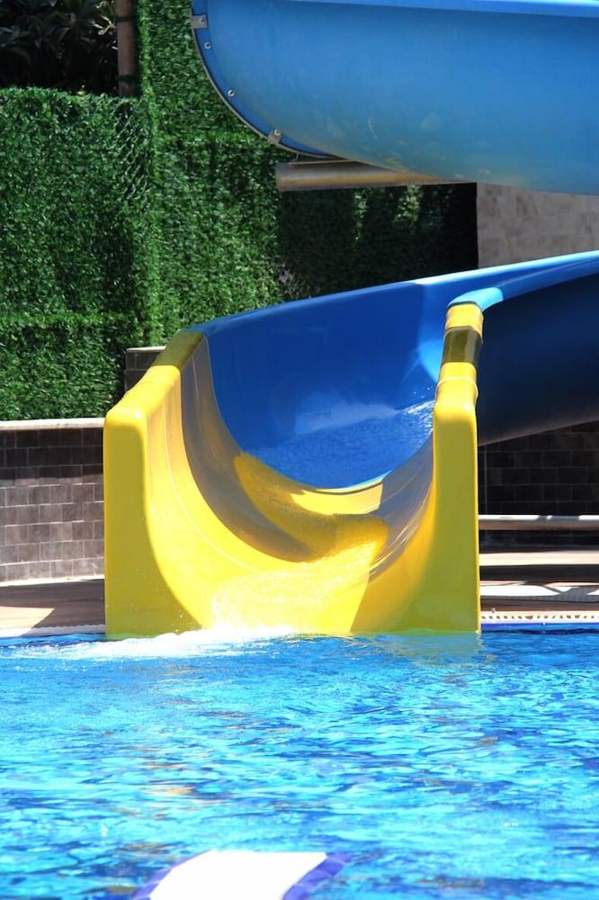 Merlin Beach Park Hotel Tosmur Екстериор снимка
