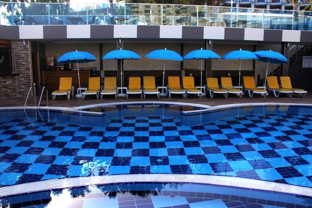 Merlin Beach Park Hotel Tosmur Екстериор снимка