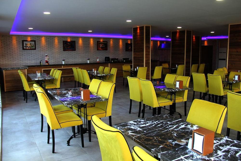 Merlin Beach Park Hotel Tosmur Екстериор снимка